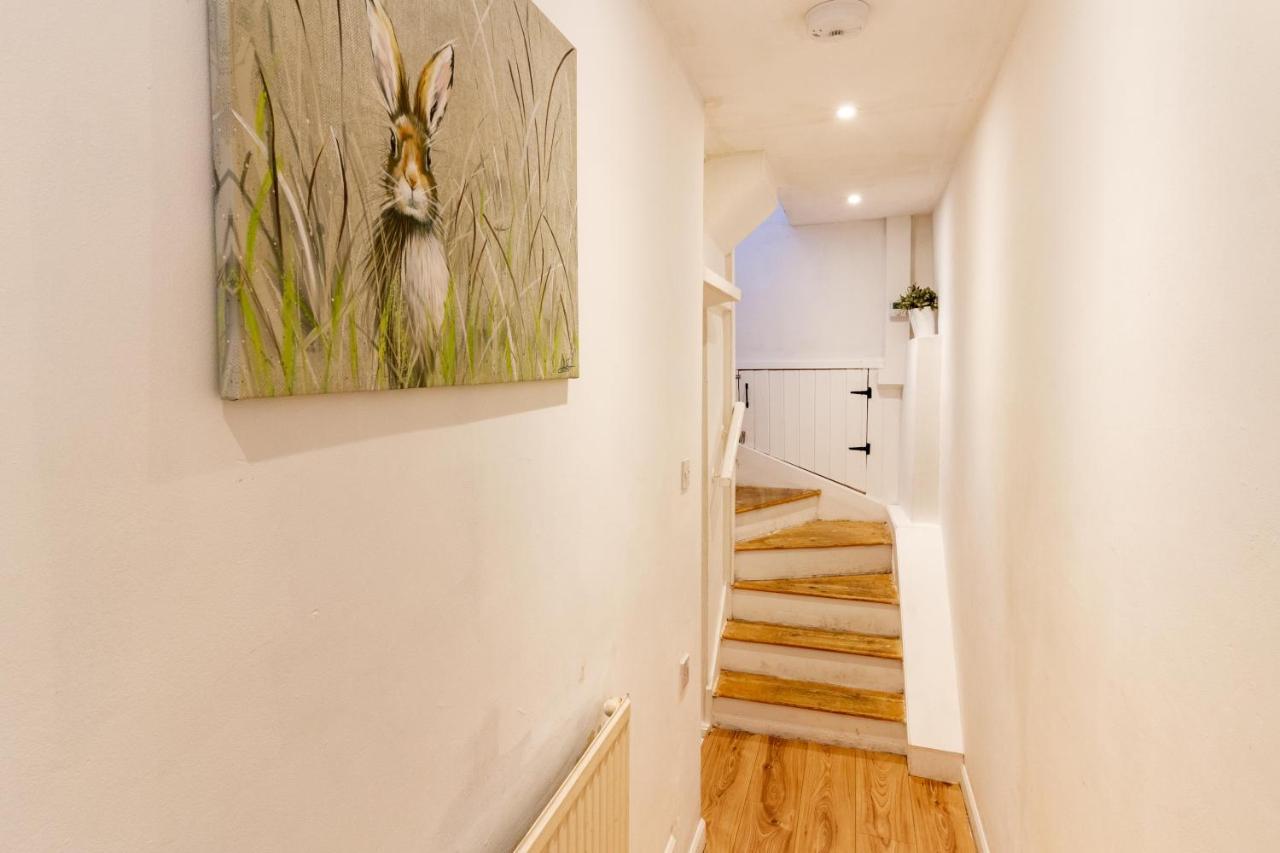 The Shoe Box Cottage With Allocated Parking Malmesbury Exterior foto