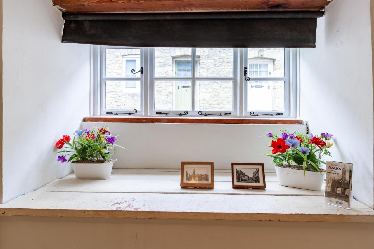 The Shoe Box Cottage With Allocated Parking Malmesbury Exterior foto